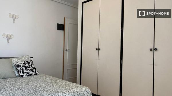 Apartamento en Valencia con 1 habitación doble