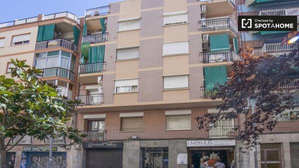 Luminoso apartamento de 4 dormitorios en alquiler en L'Hospitalet