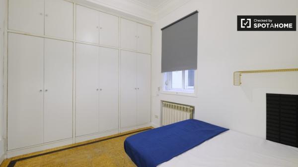 Acogedora habitación en apartamento de 7 dormitorios en Argüelles, Madrid