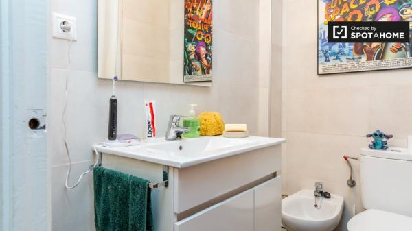 Se alquila habitación doble, apartamento de 4 dormitorios, Gràcia, Barcelona