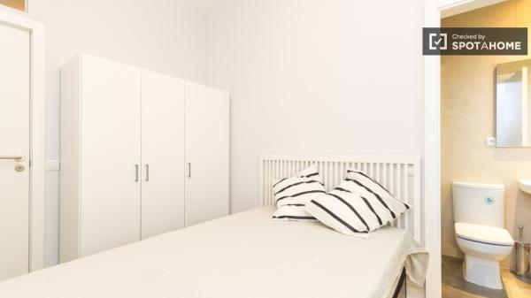 Habitación acogedora en apartamento de 6 dormitorios en Salamanca, Madrid