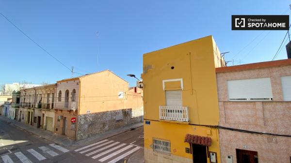 Estudio en alquiler en Cabanyal, Valencia.