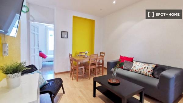 Se alquila habitación en apartamento de 7 dormitorios en La Latina, Madrid