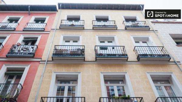 Elegante estudio en alquiler en Lavapiés, Madrid.