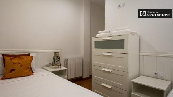 Apartamento de 3 dormitorios en alquiler en Sants, Barcelona