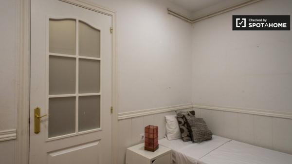 Apartamento de 3 dormitorios en alquiler en Sants, Barcelona