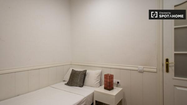 Apartamento de 3 dormitorios en alquiler en Sants, Barcelona