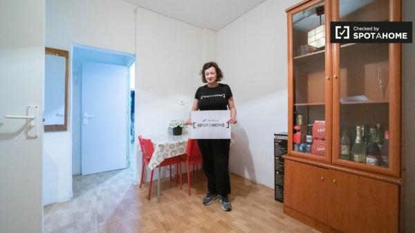 Pokój do wynajęcia w apartamencie z 2 sypialniami w Alcala de Henares