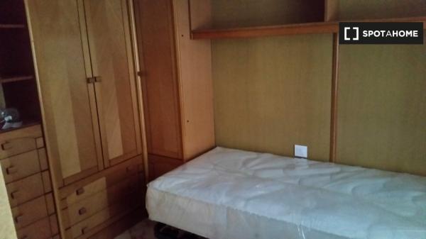 Room in shared apartment in Salamanca