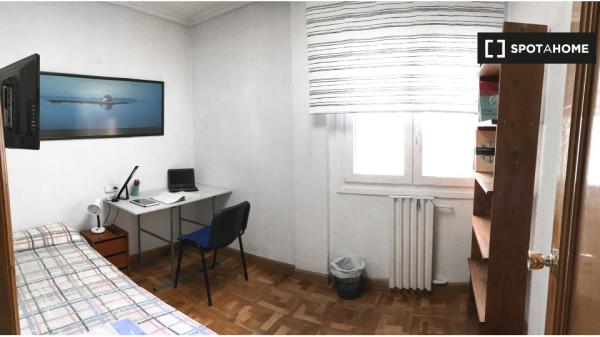 Habitación en piso compartido en Pamplona