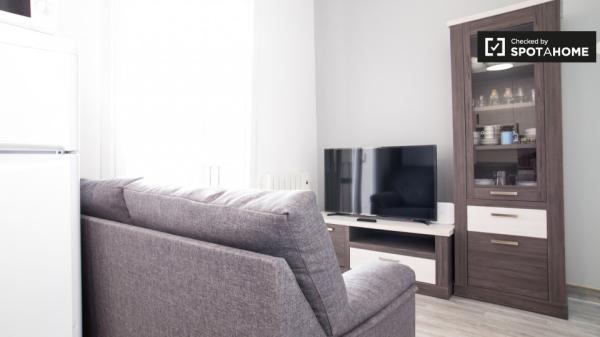 Quarto mobiliado em apartamento de 3 quartos em Indautxu, Bilbao