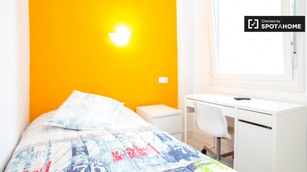 Quarto mobiliado em apartamento de 3 quartos em Indautxu, Bilbao