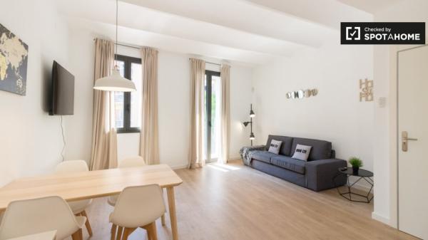 Habitaciones para alquilar en apartamento de 2 dormitorios en Barcelona