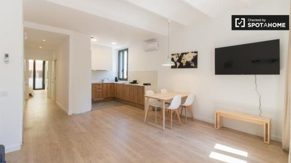 Habitaciones para alquilar en apartamento de 2 dormitorios en Barcelona