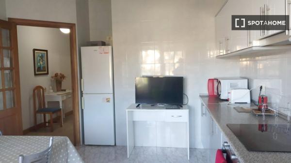 Alquiler de habitaciones en piso de 5 dormitorios en Vigo