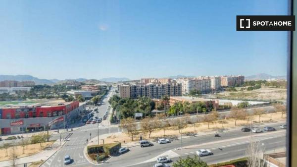 Habitación en piso compartido en Alicante