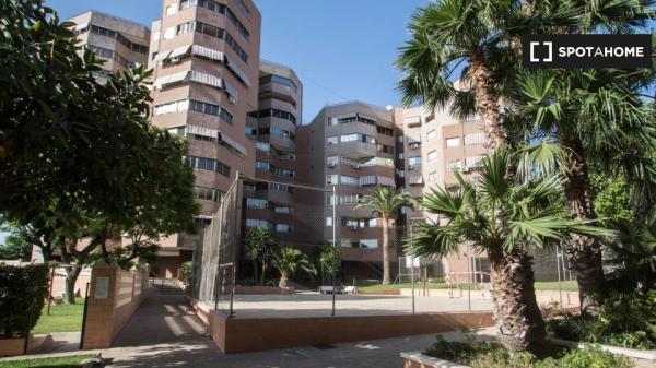 Habitación en piso compartido en Alicante