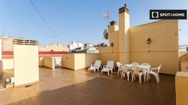 Acogedora habitación en alquiler en Pio XII, Alicante