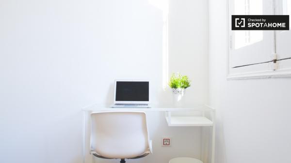 Gran habitación en apartamento de 9 dormitorios en Lavapiés, Madrid