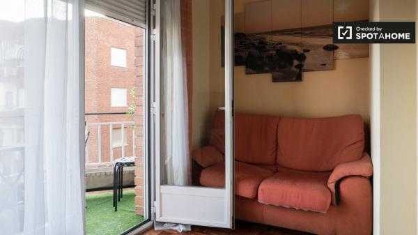 Zimmer zu vermieten in 5-Zimmer-Wohnung in Alcalá de Henares