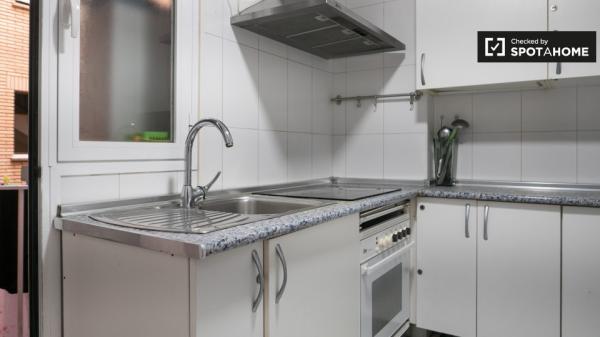 Zimmer zu vermieten in 5-Zimmer-Wohnung in Alcalá de Henares