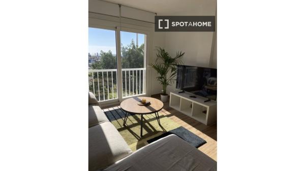 Chambre dans une maison partagée ensoleillée à Malaga