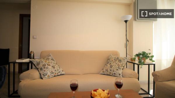 Apartamento entero de 3 dormitorios en Sevilla