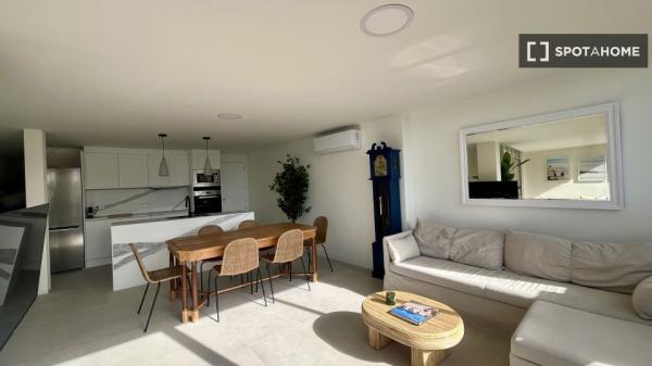 Apartamento entero de 3 dormitorios en Alicante (Alacant)