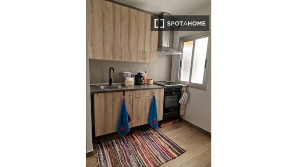 Piso completo de 3 habitaciones en Almería