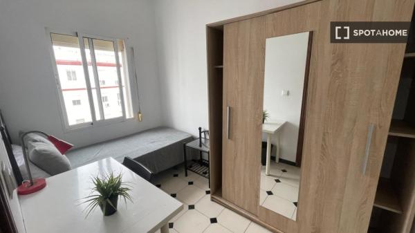 Habitación en piso compartido en Sevilla