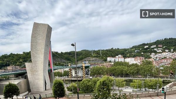 Piso completo de 2 dormitorios en Bilbao