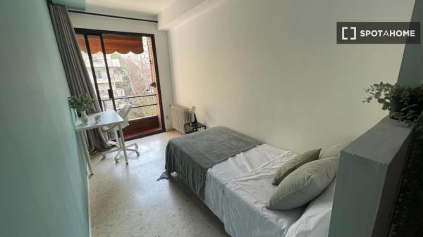 Habitación en piso compartido en Sevilla