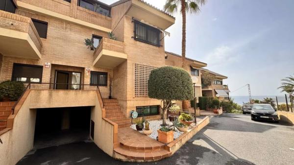 Chalet pareado en avenida de la Costa Blanca