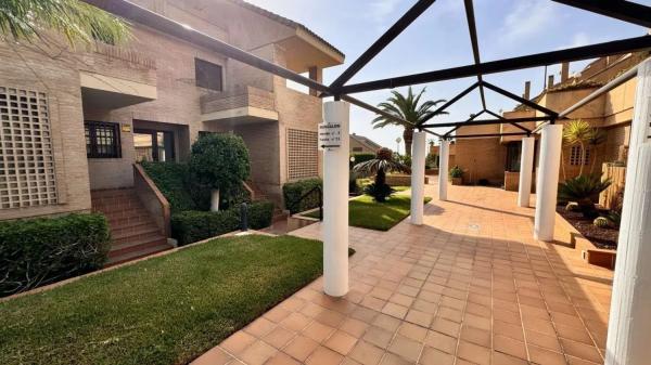 Chalet pareado en avenida de la Costa Blanca