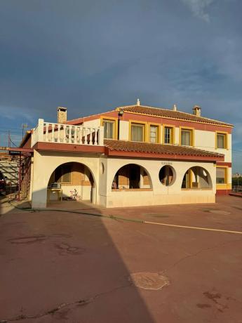 Casa independiente en calle Homero