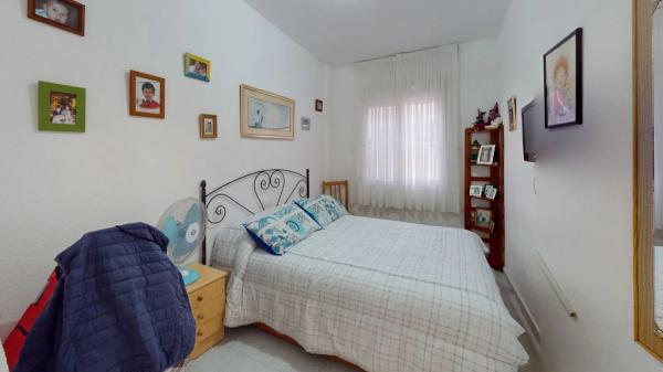 Chalet adosado en calle Ramon Rubial