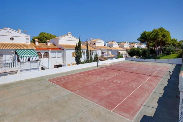 Chalet adosado en ronda José Samper García