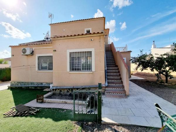 Casa independiente en calle Baltanás