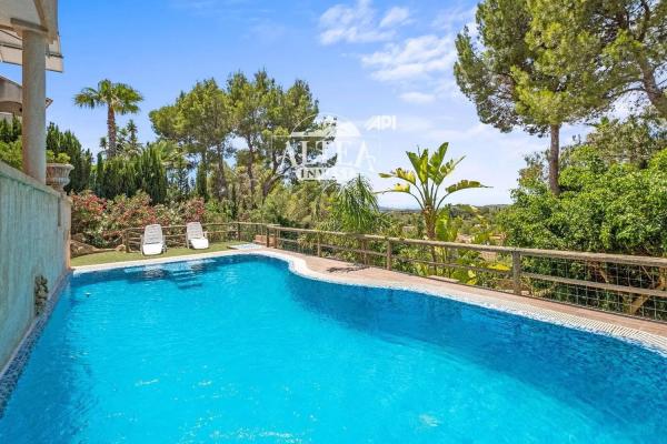 Casa independiente en Urbanización Jardines de Alhama