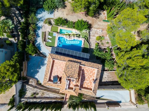 Casa independiente en Urbanización Jardines de Alhama