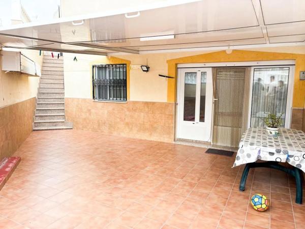 Chalet adosado en calle Bernat de Cruilles