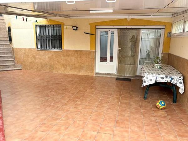 Chalet adosado en calle Bernat de Cruilles