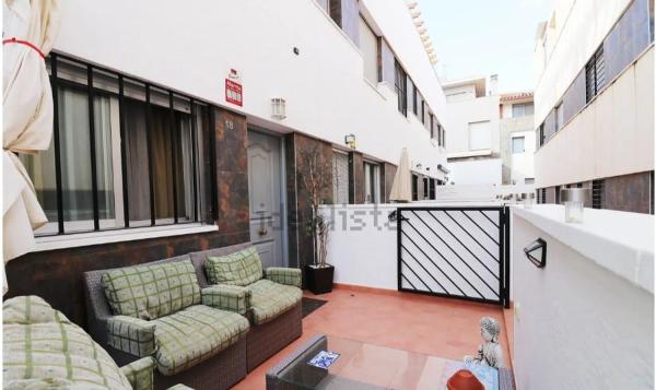 Chalet adosado en calle Corts Valencianes, 128