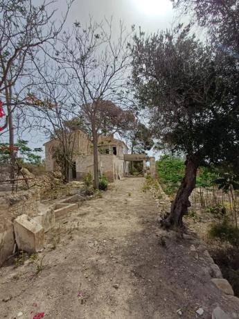 Casa independiente en calle del Mediterráneo