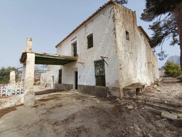 Casa independiente en calle del Mediterráneo