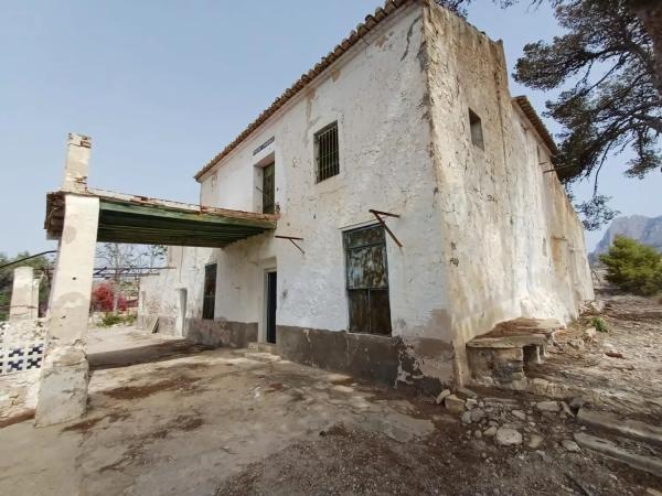 Casa independiente en calle del Mediterráneo