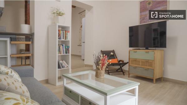 Apartamento de 2 dormitorios en alquiler en Malasaña, Madrid