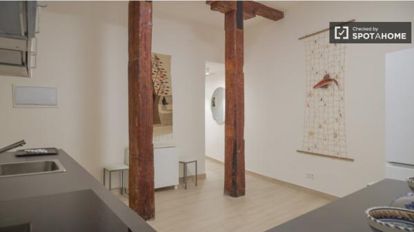 Apartamento de 2 dormitorios en alquiler en Malasaña, Madrid