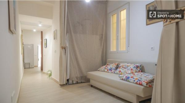 Apartamento de 2 dormitorios en alquiler en Malasaña, Madrid