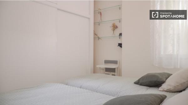 Apartamento de 2 dormitorios en alquiler en Malasaña, Madrid